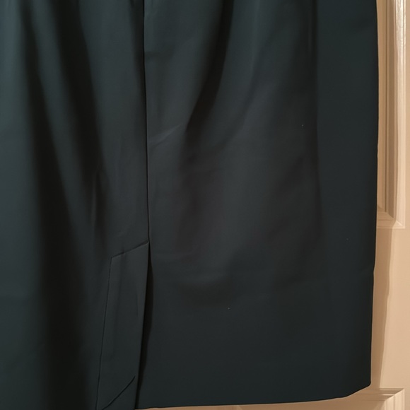 Van Heusen Green Pencil Skirt! - Picture 12 of 14
